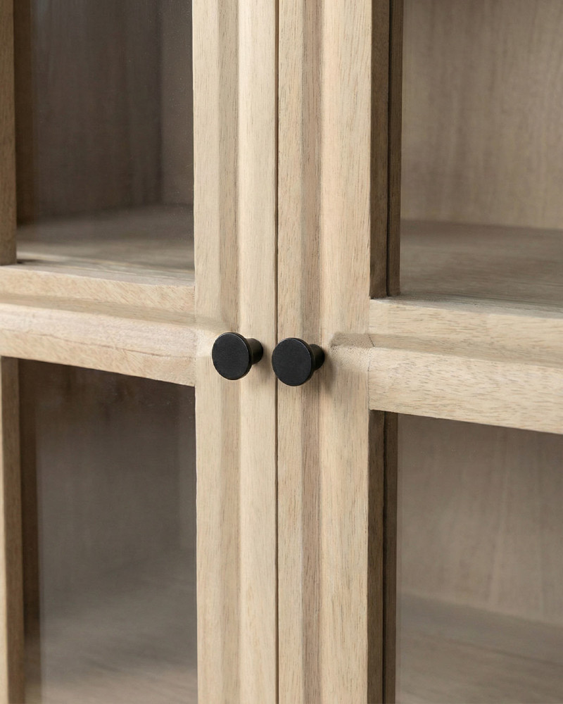 Aparador de madera con cristal PEDROSA vista detalle de las puertas