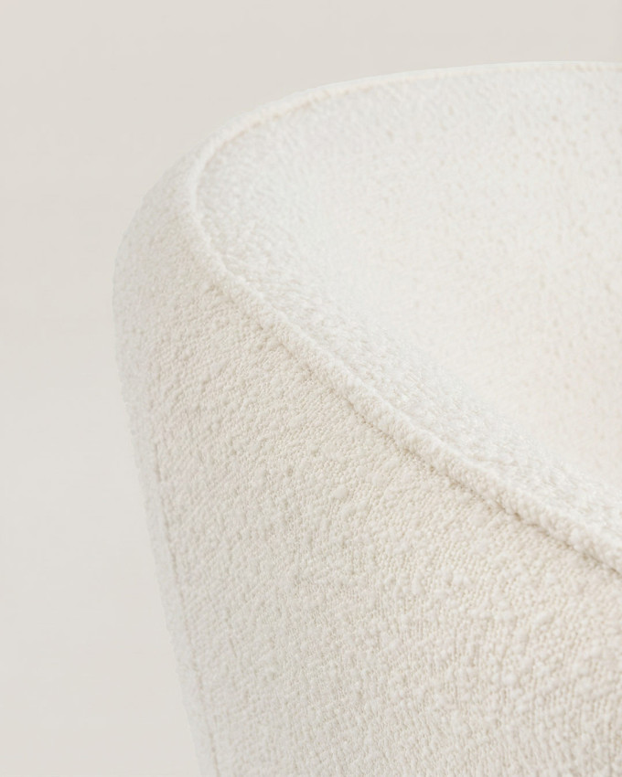 Sillón tapizado con patas metálicas TRESS