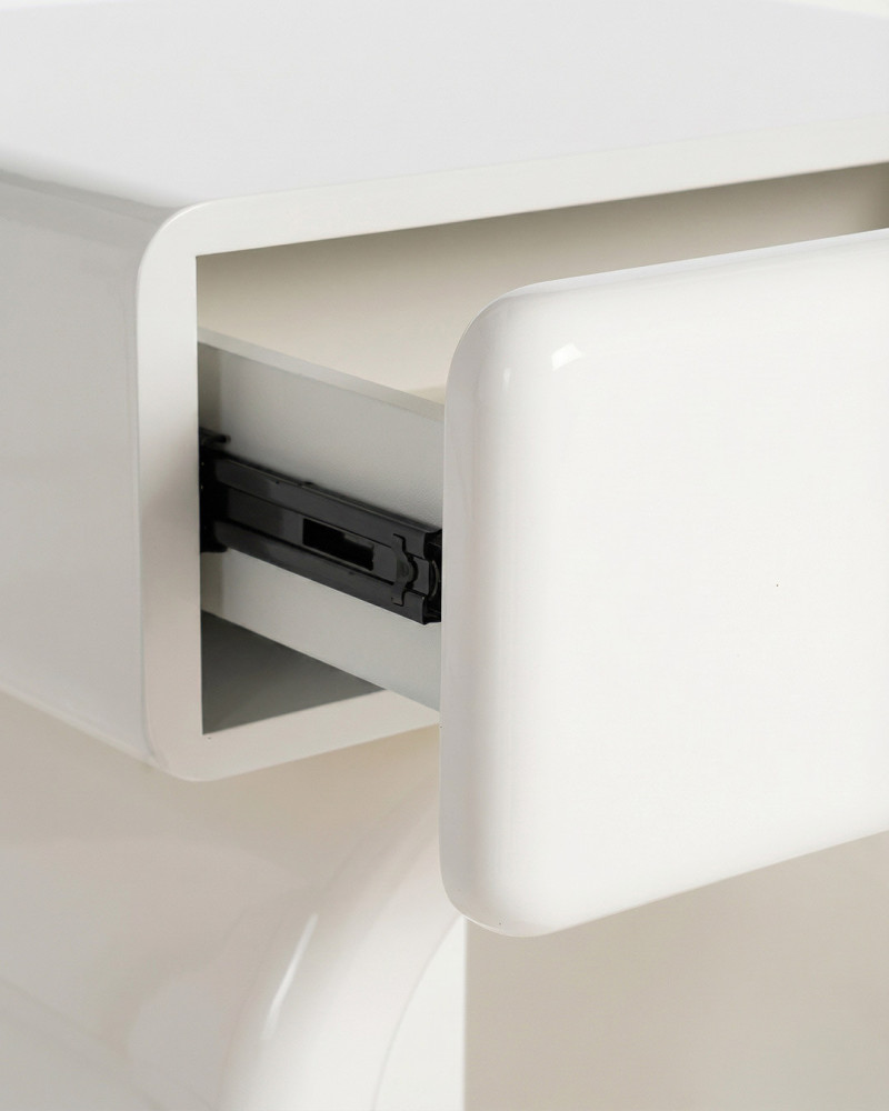 Mesita Lacado Crema Dormitorio NOVEN | Rey Home