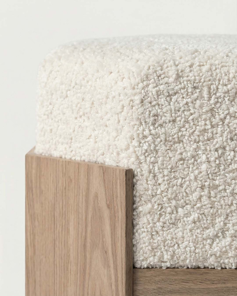 Puf elevado DM-tejido MIRKEN crema detalle