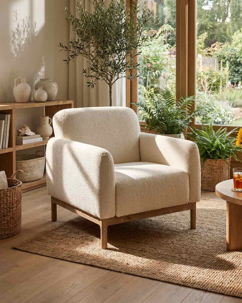 Sillón patas madera ECO decorada 2