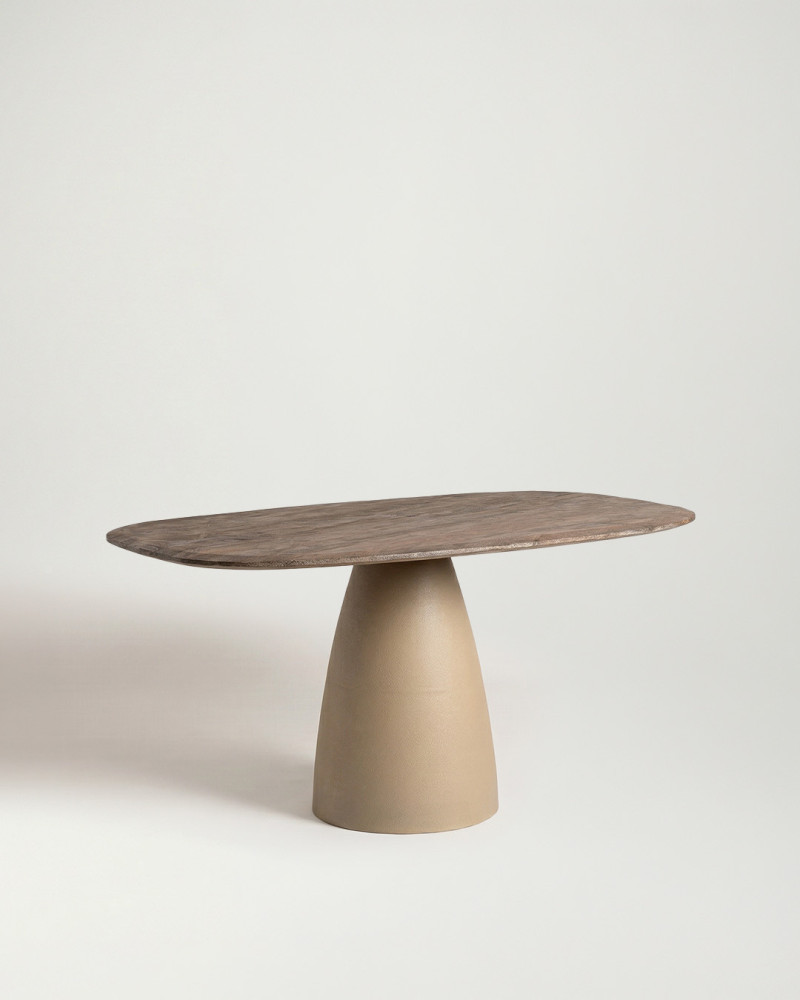Mesa de centro ó de comedor AURA tres-cuartos