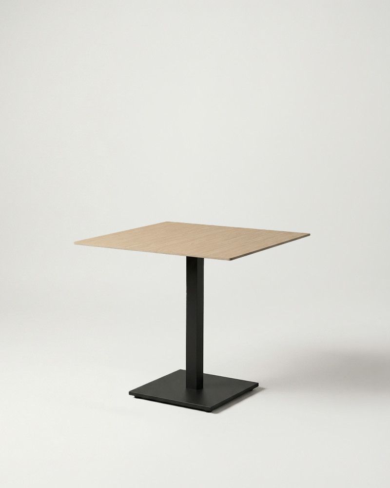 Mesa de cocina MARVIK tres-cuartos