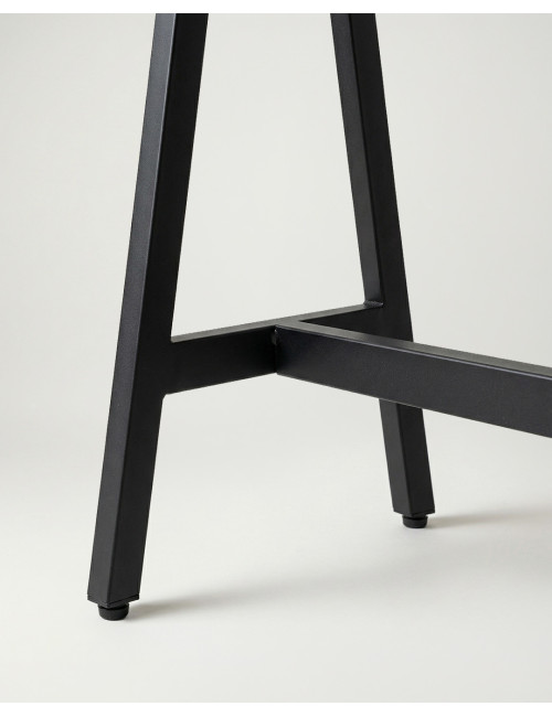 Mesa de cocina VELARIA vista detalle de patas crema