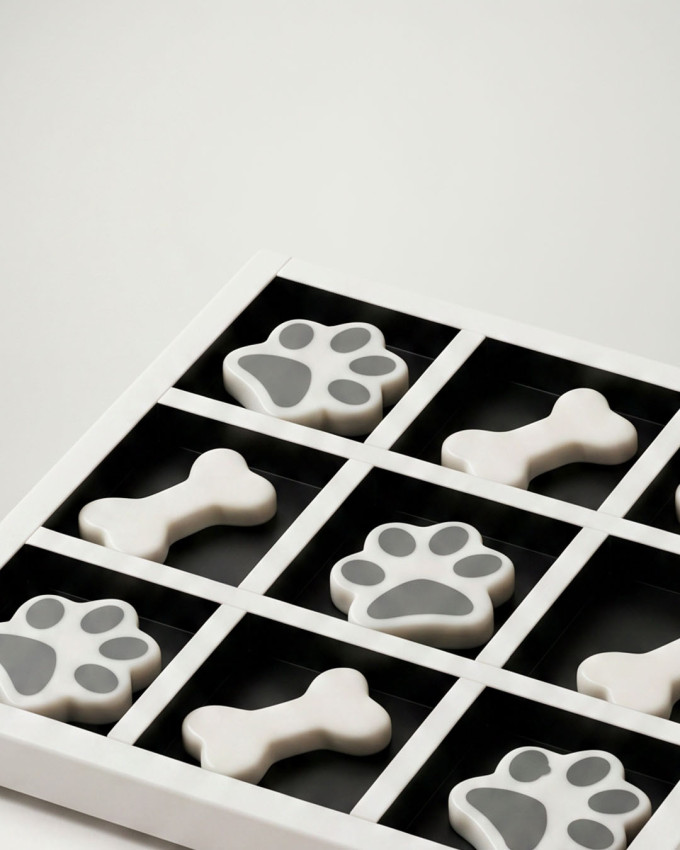 Juego tic tac toe mascota TARIA
