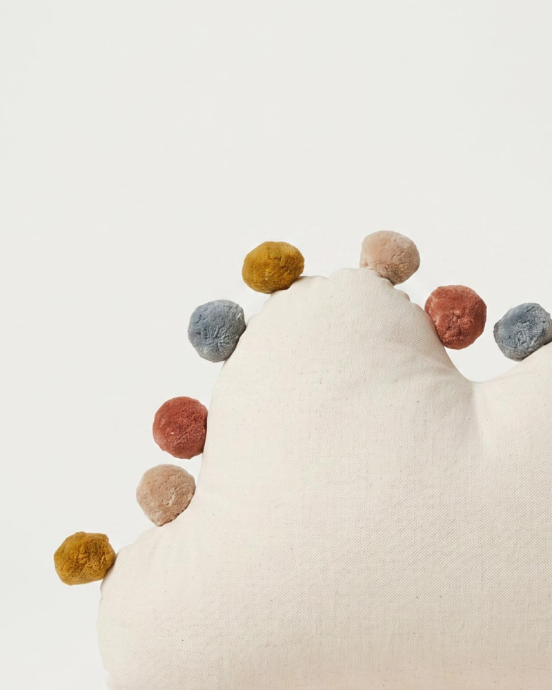 Cojín nube Arlequín multicolor | Decoración infantil moderna – Rey