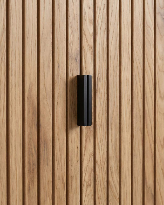 Aparador alto 2 puertas y 2 estantes  CASTER
