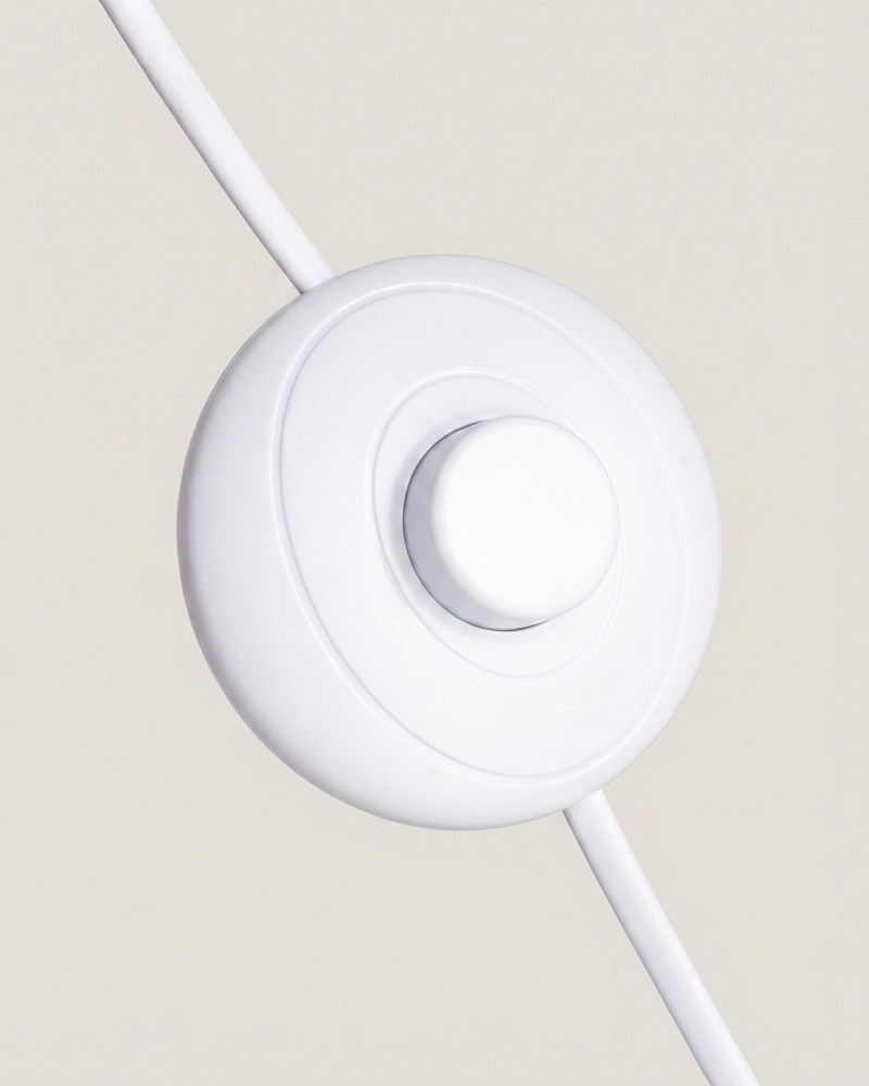 Lámpara pie beige metal TARENZO detalle interruptor
