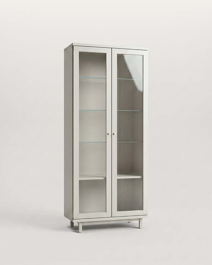 Vitrina 2 puertas cristal patas metálicas LECCE